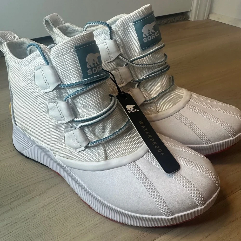 Sorel Out N About III Conquest Waterproof Boots White Sea Salt women's 7